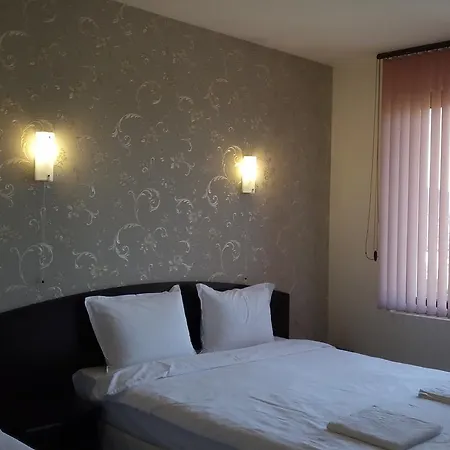 Hotel Enchevi Kirkowo Zewnętrze zdjęcie